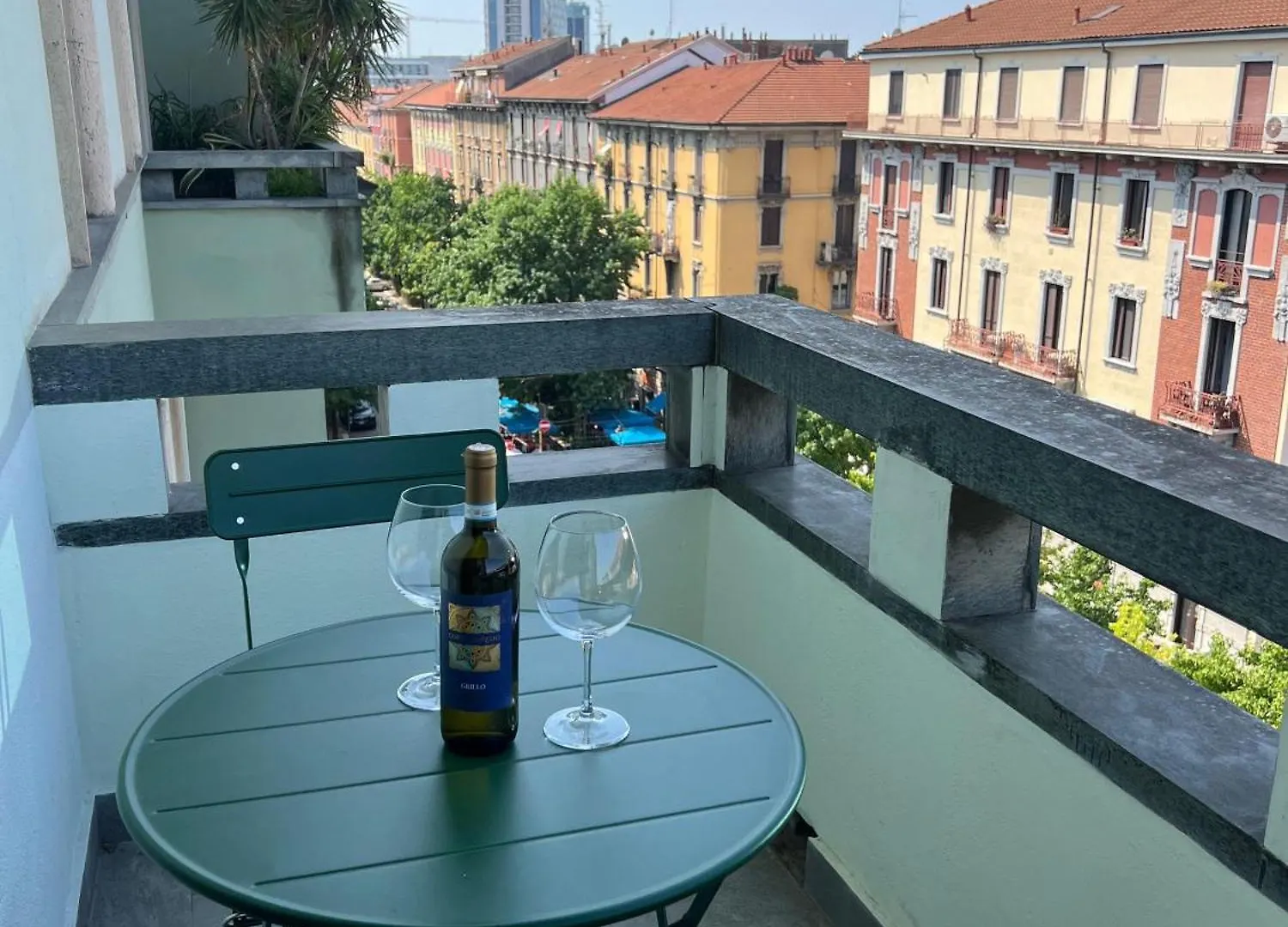 New Apartment With Balcony, Isola Bosco Verticale Mailand